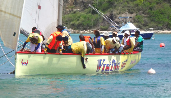 vikings hole during a 2015 boat race