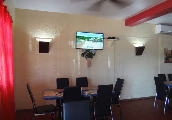 interior dining room at spice of india