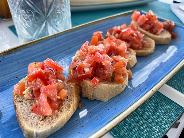 Bruschetta Classica at Sale & Pepe