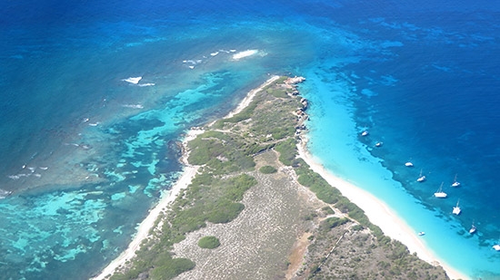 flying over tintamarre