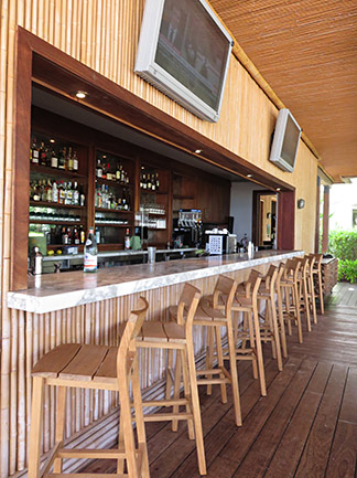 the bar at bamboo bar & grill at four seasons
