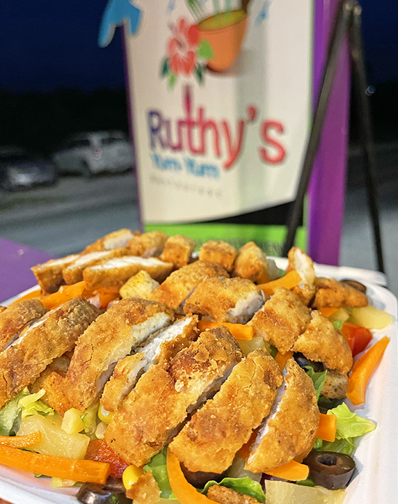 Ruthys Yum Yum House Salad with Chicken 