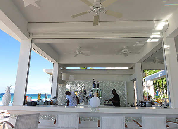 the bar at manoah ocean beach club