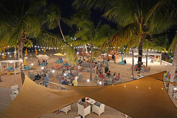 Nightlife at Leons at Meads Bay