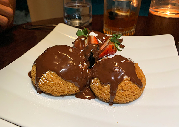 Profiteroles dessert