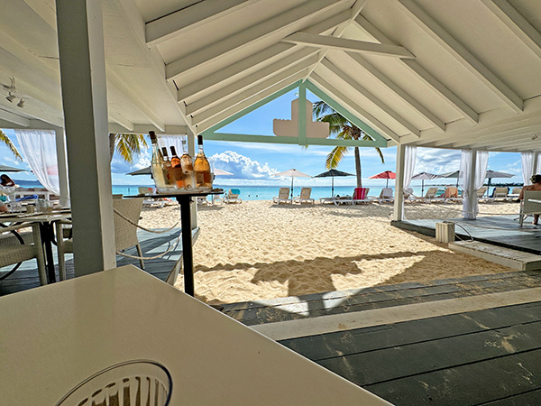 Tasty's Beach Club on Rendezvous Bay