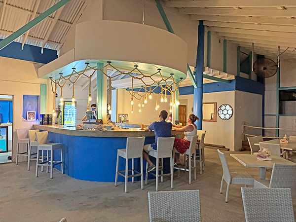 Sailor's Compass: Greek Cuisine on Sandy Ground