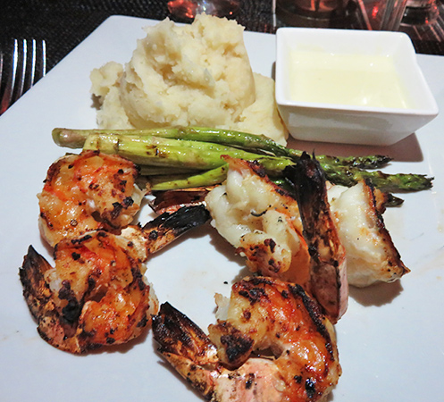 Shrimp, mashed potatoes and Asparagus