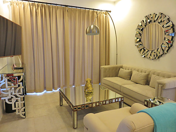 living area inside superior room at manoah