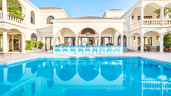 Infinity pool Sandcastle Villa