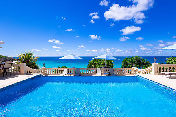 Infinity pool Sandcastle Villa