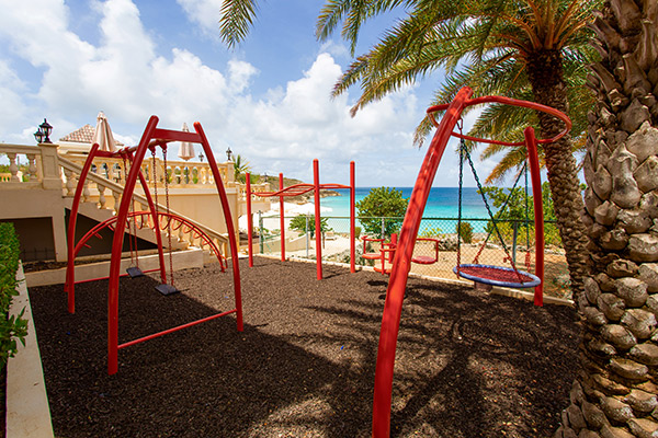 Kids Lounge & Outdoor Fun