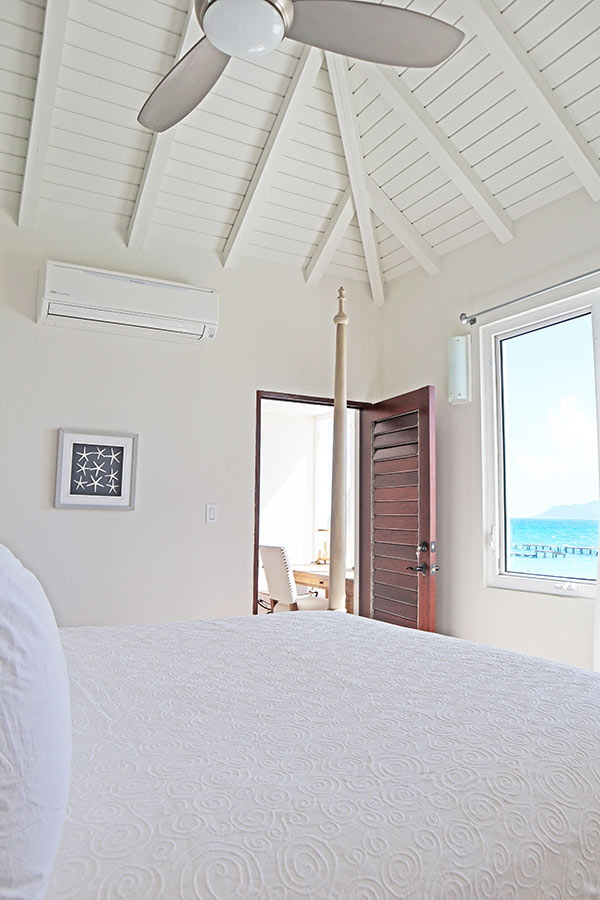 Beach Escape Villa bedroom 