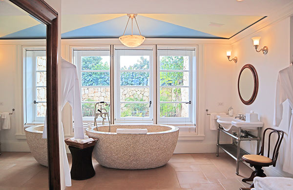 Main floor bathroom in guest house Ananda at Santosha Villa Estate on Long Bay