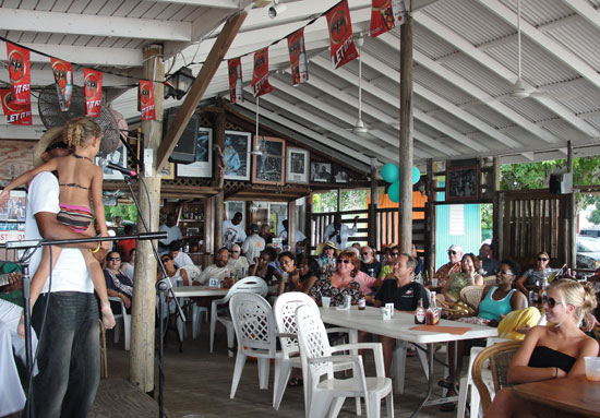 Anguilla restaurant, Johnno's, live music