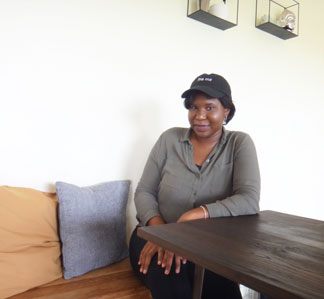 tea box lounge owner denecia niles