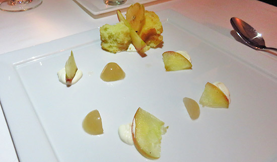 apple dessert at le bistro at santorini