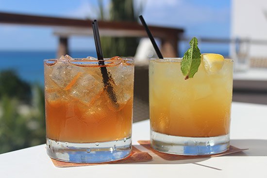 cocktails at blue bar