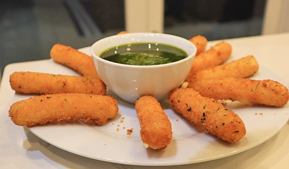 Cheese Sticks & Pesto Sauce