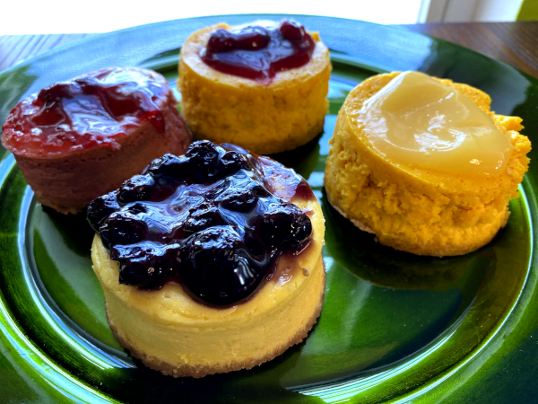 chef's bakery mini cheesecakes in carrot, mango and lime