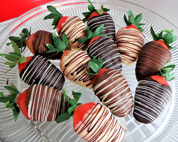 chocolate covered strawberries from the gift box