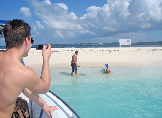 dad snorkel struggle at sandy island