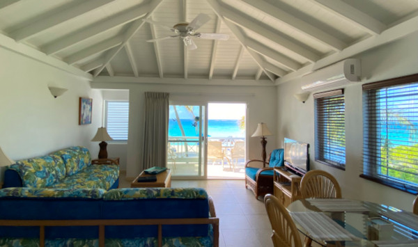  Shoal Bay Villas  living room 