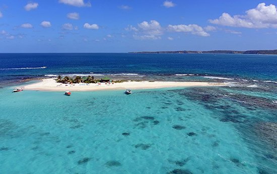 corail helicopter tour over sandy island anguilla