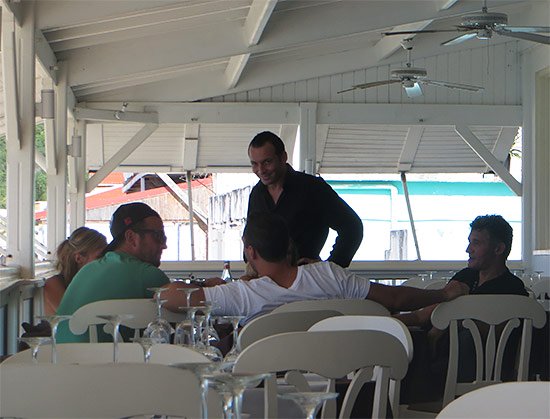 guests dining at ocean 82