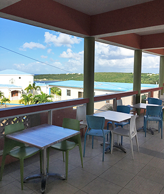 Outside dining patio at Halls Unique Bakery