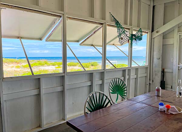 Dining area at Palm grove on Savannah bay