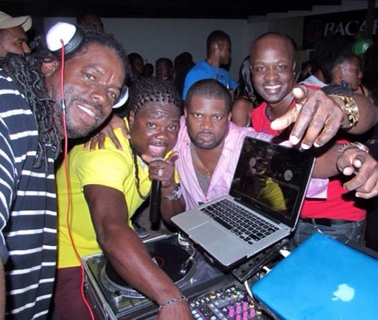 dj kue with friends djing