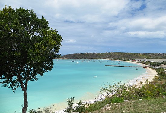 sandy ground view from la vue