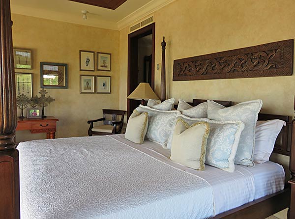 bird of paradise villa lower master suite