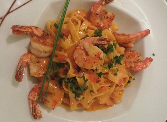 shrimp pasta at bistrot caraibes