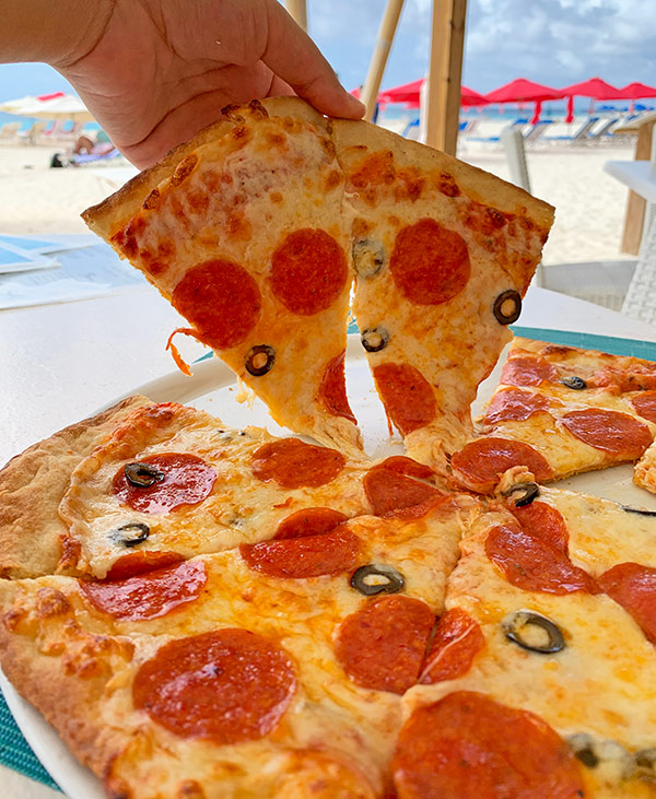 Shoal Bay Anguilla restaurant, Madeariman pizza