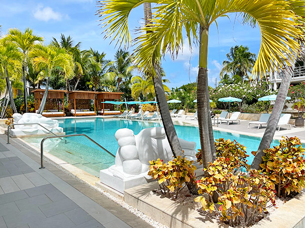 pool at manoah boutique hotel