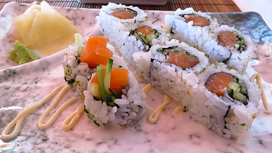 salmon cucumber roll