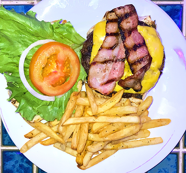 Tipsy Turtle Classic Burger 