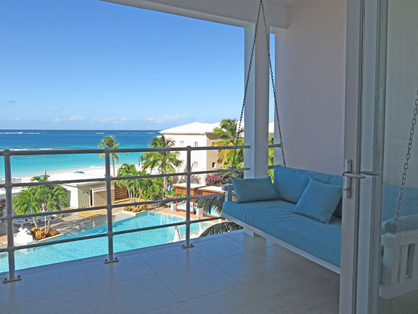 standard room balcony at manoah