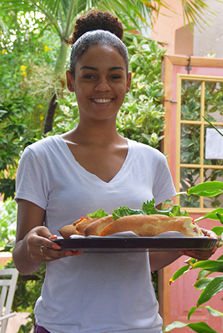 waitress at le bon pain