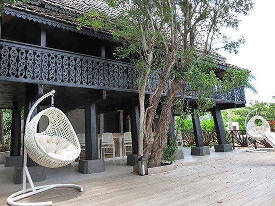 juice bar and lounge deck at zemi thai house spa